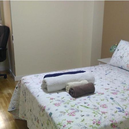 Soberbiosaparthoteles 101 Habitaciones Privadas Y Piso Compartido Ponferrada Exterior foto